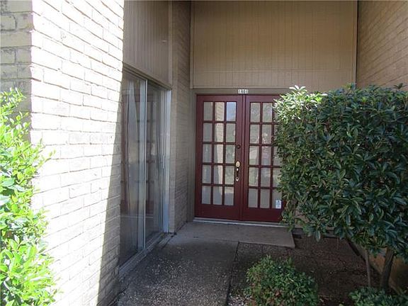 2nd image of 1801 Eastwood Ct