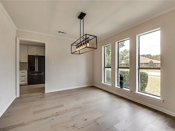 5th image of 1118 Kenshire Ln