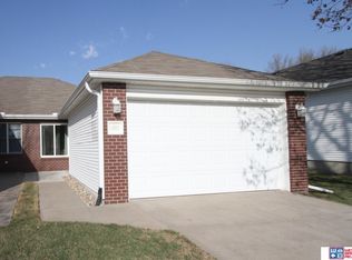 4921 S 55th Ct, Lincoln, NE 68516