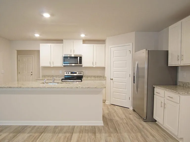 5120 Gaineswood Dr — Photo 6