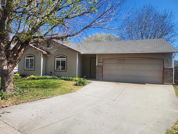 3rd image of 2719 Tanglewood Pl