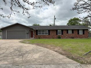 1021 Skyline Dr, Neosho, MO 64850