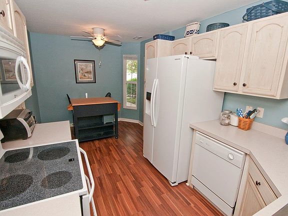 3rd image of 7253 English Dr