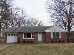 1344 Kroeger Dr, Saint Louis, MO 63135