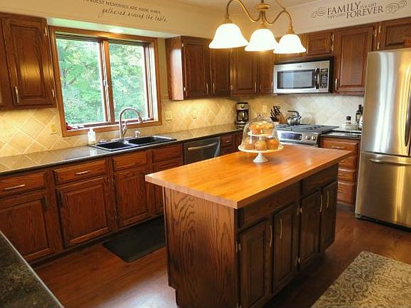 5th image of 6 Mansfield Dr