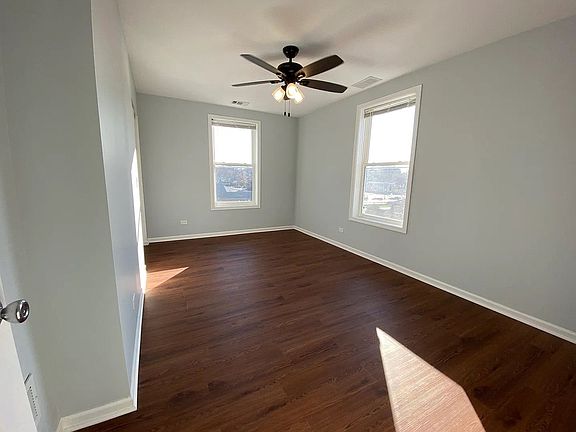 5th image of 16 W Burlington Ave Unit 3