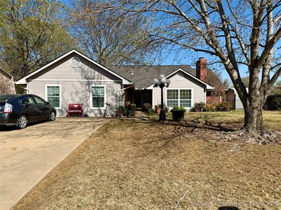 300 Kingsbury Dr, Muskogee, OK, 74403