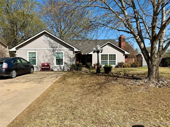 300 Kingsbury Dr, Muskogee, OK 74403