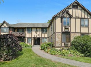 68 Foxwood Dr APT 4, Pleasantville, NY 10570