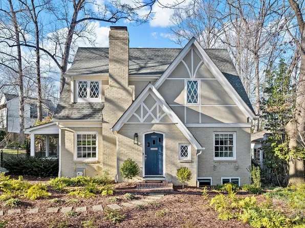 2325 Pender Pl, Charlotte, NC 28209