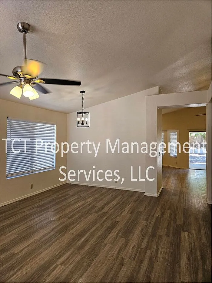 4 bed, 2.0 bath, 1800 sqft, $2,395 — Photo 3