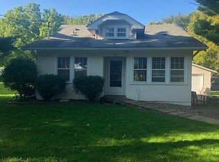 307 W 77th St, Chanhassen, MN 55317