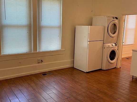 3rd image of 1076 Curran St NW