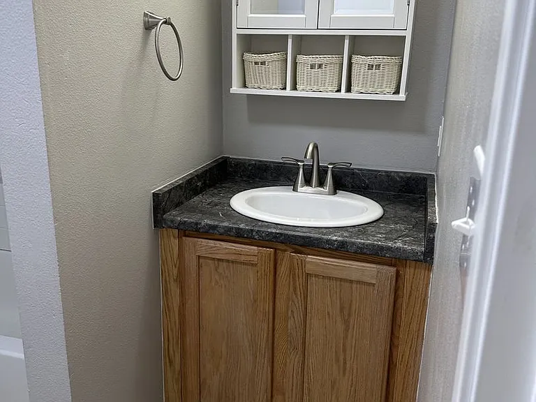 1920 N Creekwood Park Cir — Photo 2