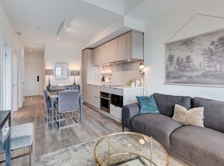 28 Ann St #807, Mississauga, ON L5G 3G1