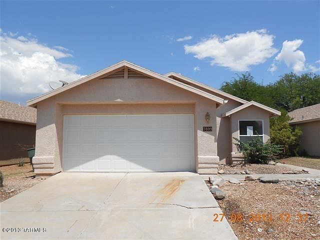 1st image of 7899 S Lennox Ln