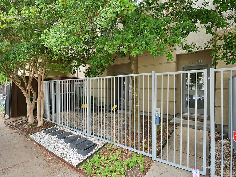 1118 Columbus St #B — Photo 2