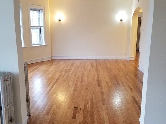 4th image of 6434 N Sacramento Ave #E2