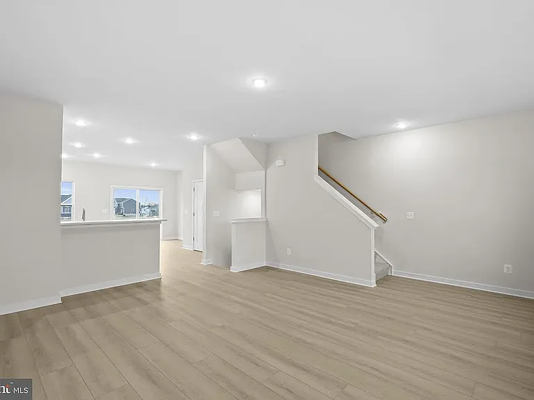 319 Huntwell West Blvd — Photo 13