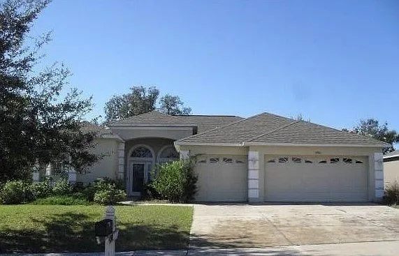 4 bed, 3.0 bath, $2,100 — Photo 1