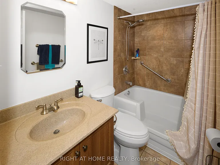 1535 Lakeshore Rd E #808 — Photo 11