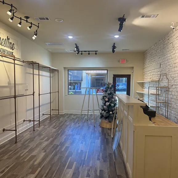385 Mobile St #1 — Photo 4