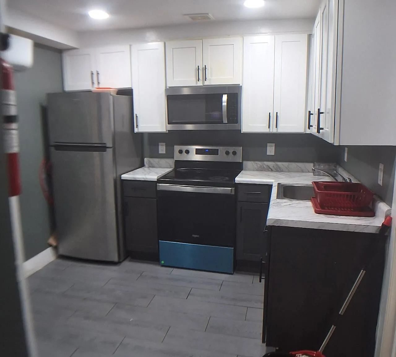 2 bed, 880 sqft, $1,800 — Photo 2