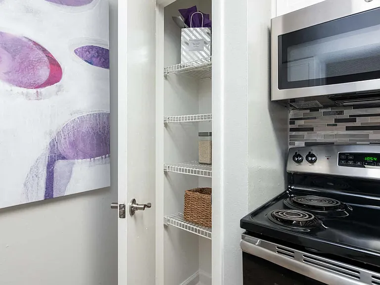 Sequoia floor plan kitchen pantry 1x1 750 sq ft