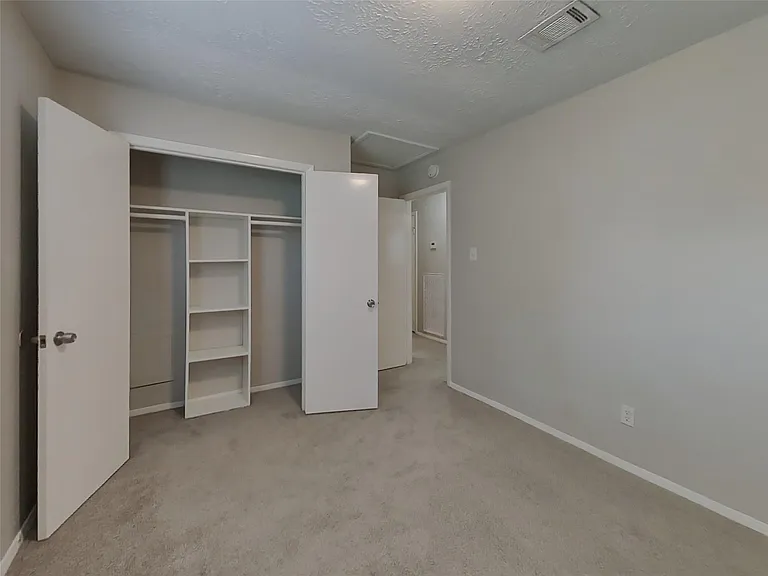 4238 Burkegate Dr — Photo 14