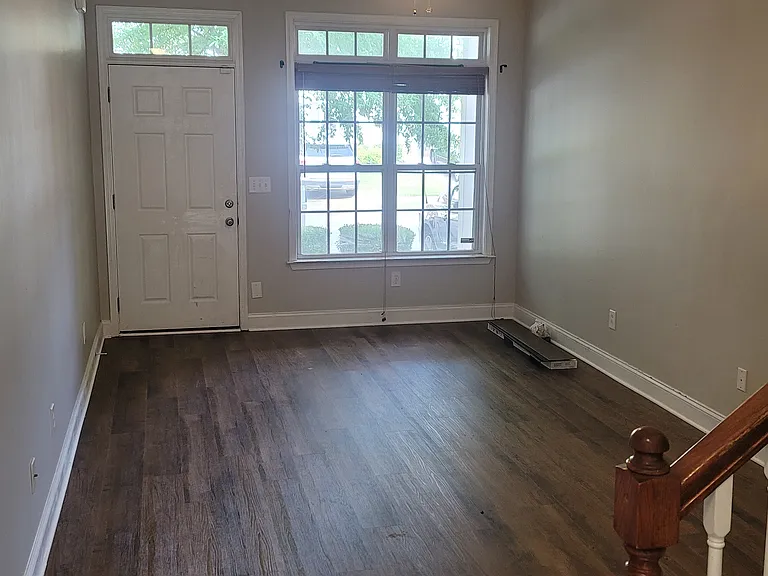 436 Woodbark Ct — Photo 4