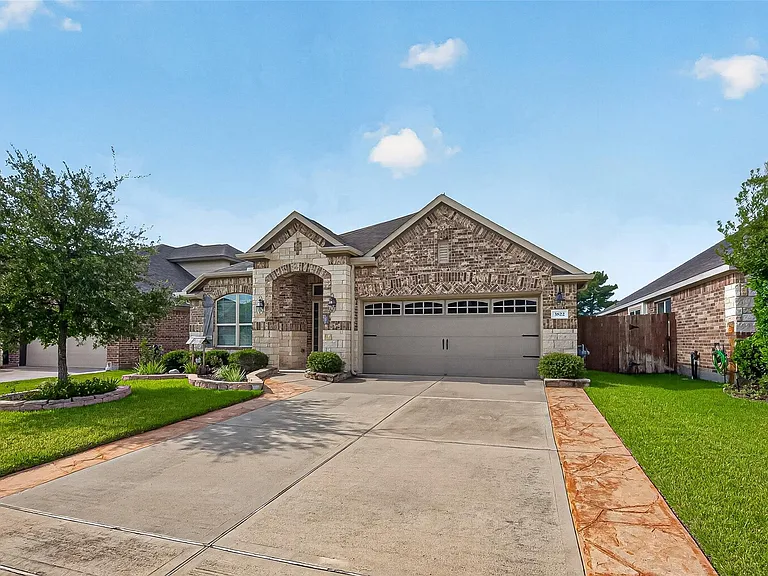 3822 Cactus Field Ln — Photo 2