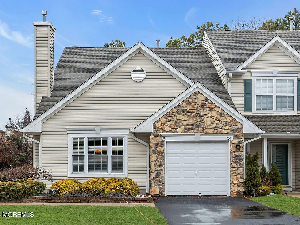 1st image of 701 Carnation Drive