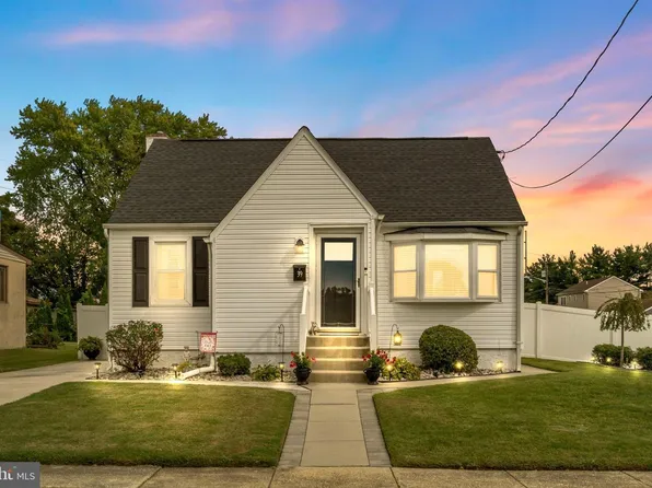 39 Worthington Ave, Bellmawr, NJ 08031