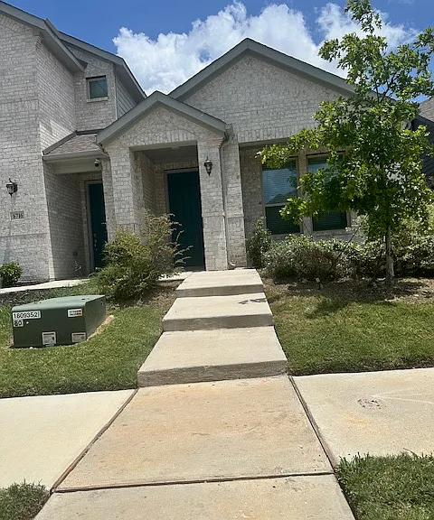 6712 Glimfeather Dr — Photo 1