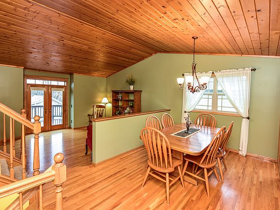 5th image of 15655 Cornell Ct N