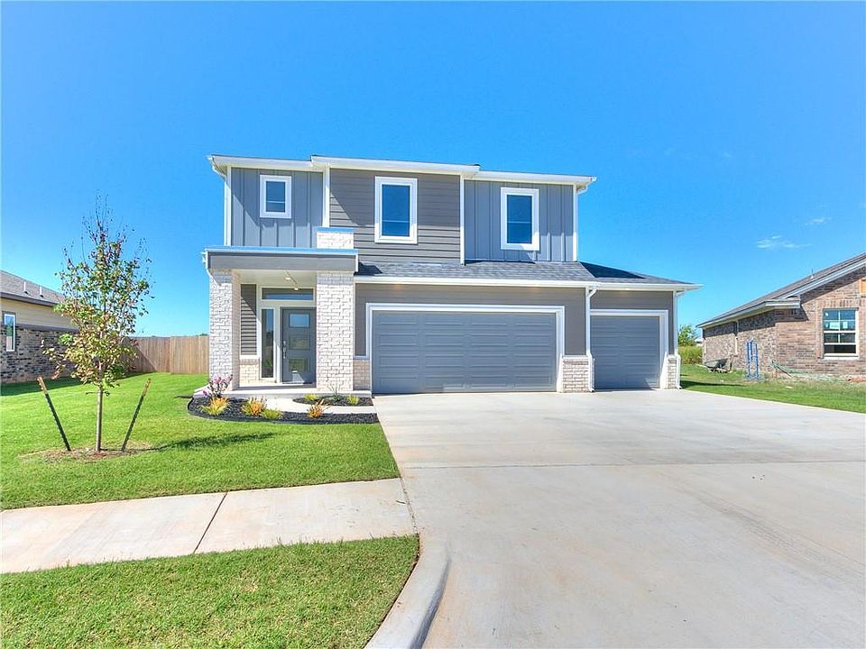 1st image of 2021 Sara Vista Dr