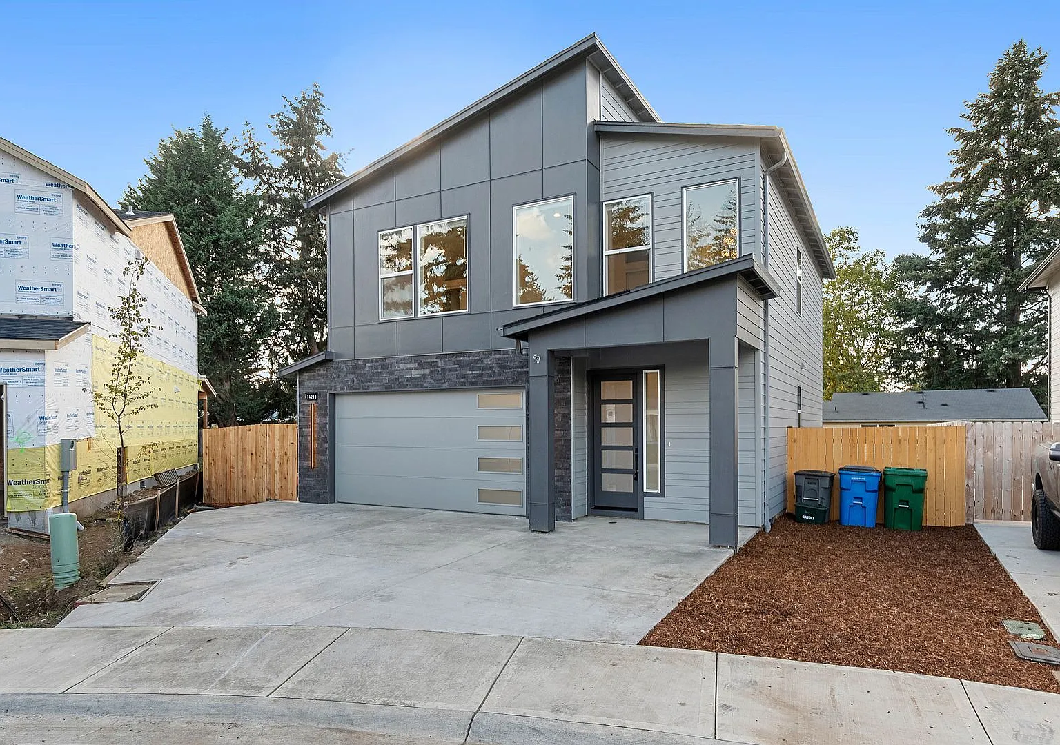Newer Construction 3 Bedroom in a Cul-de-sac — Photo 2