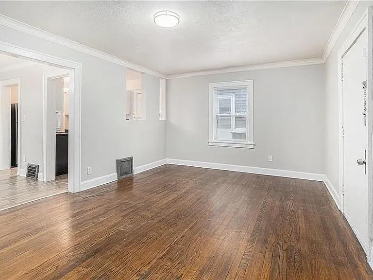 5411 The Paseo #1 — Photo 6