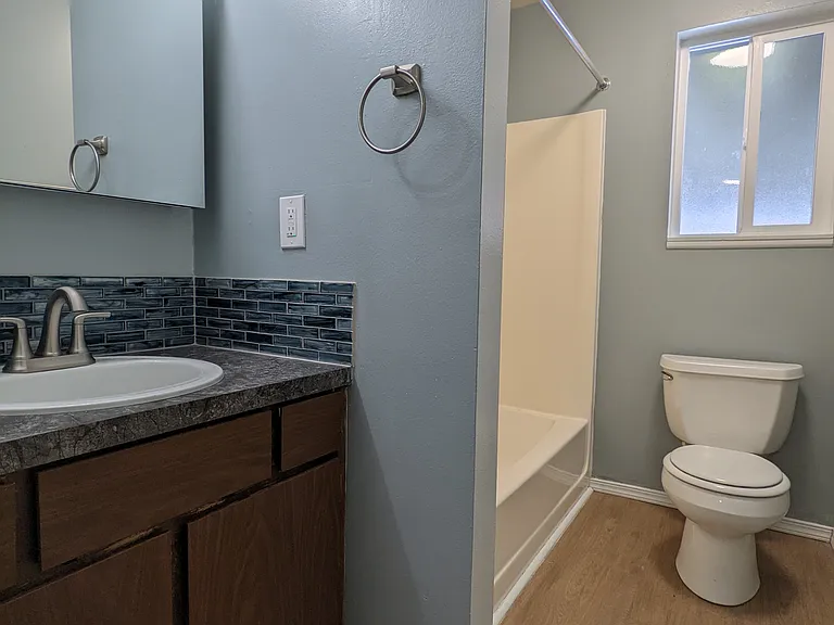 1216 E Nora Ave — Photo 6