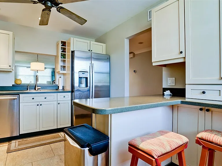 401 Palm Tree Dr — Photo 30