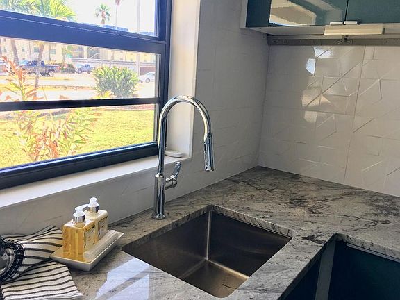 2nd image of 4605 Ocean Beach Blvd