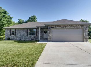 2905 Ashley Dr, Nixa, MO 65714