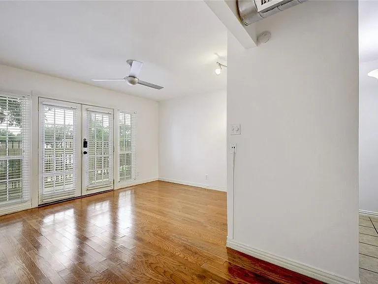 1510 W 6th St #103 — Photo 15