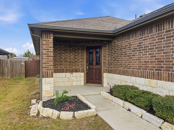 4th image of 11912 Jamie Dr