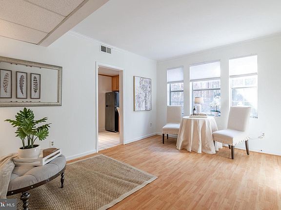 2nd image of 1731 N Troy St #8-409