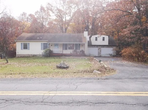 56 Mountain Dr, Mount Pocono, PA 18344
