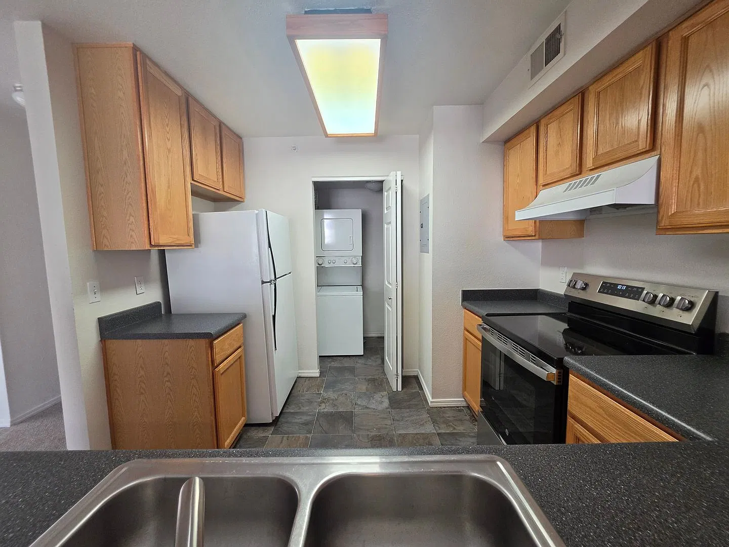 East Campus 2 Bed, 2 Bath Condo in Montclair! — Photo 3