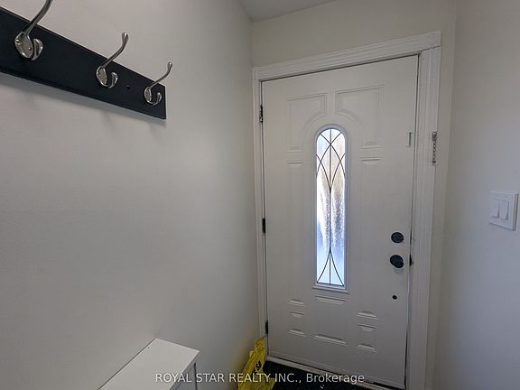 3rd image of 44 Winchester Dr