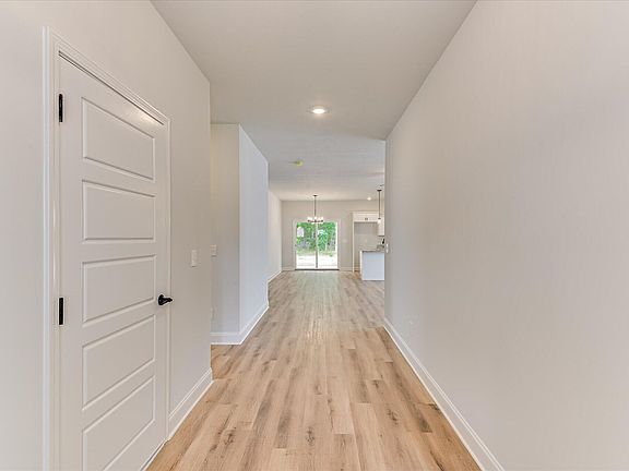 4th image of 144 Traditions Dr
