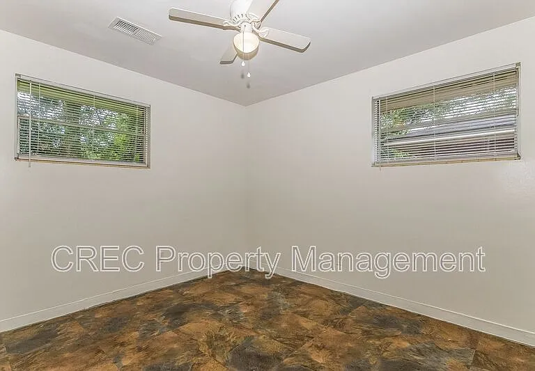 1635 Memminger Ave #B — Photo 7